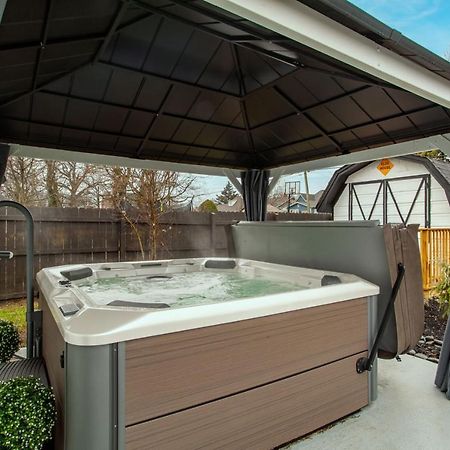 Blue Valley Inn - Hot Tub & Spacious Play Area! Knoxville Ngoại thất bức ảnh